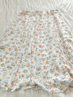 American Eagle Floral Skirt